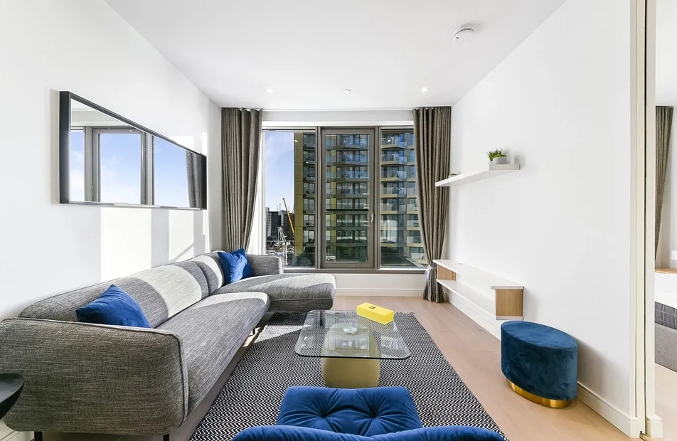 Park Drive, Canary Wharf, London, E14 - Chase Evans