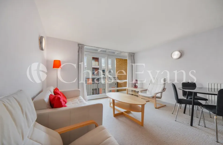 Moore House, Canary Central, Cassilis Road, Canary Wharf, E14 - Chase Evans