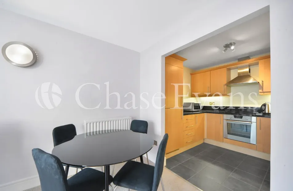 Moore House, Canary Central, Cassilis Road, Canary Wharf, E14 - Chase Evans