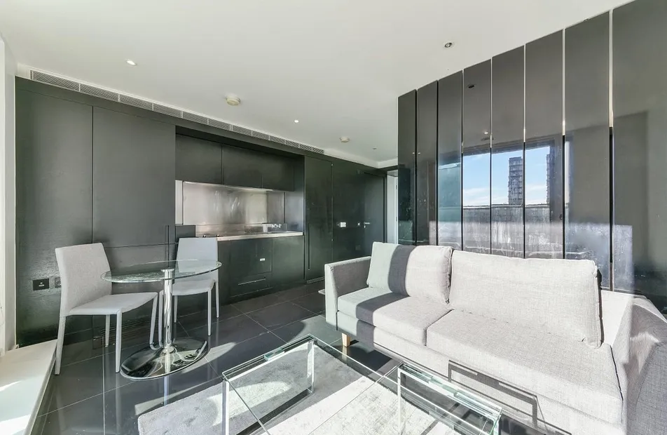 Pan Peninsula, Pan Peninsula Square, Canary Wharf, London, E14 - Chase Evans