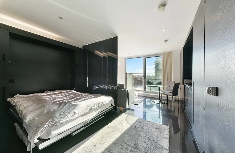 Pan Peninsula, Pan Peninsula Square, Canary Wharf, London, E14 - Chase Evans