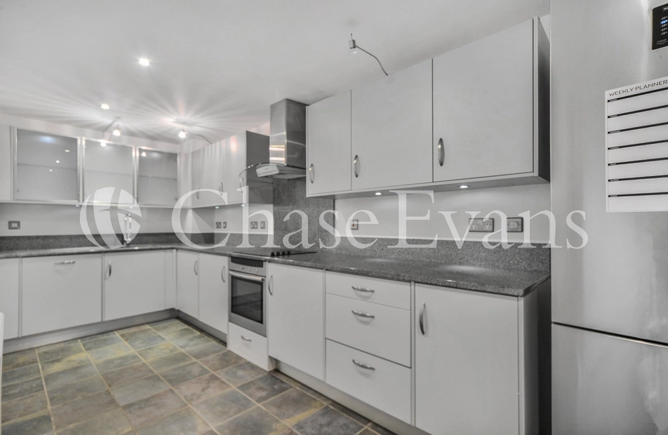 St Davids Square, Isle Of Dogs, London, E14 - Chase Evans