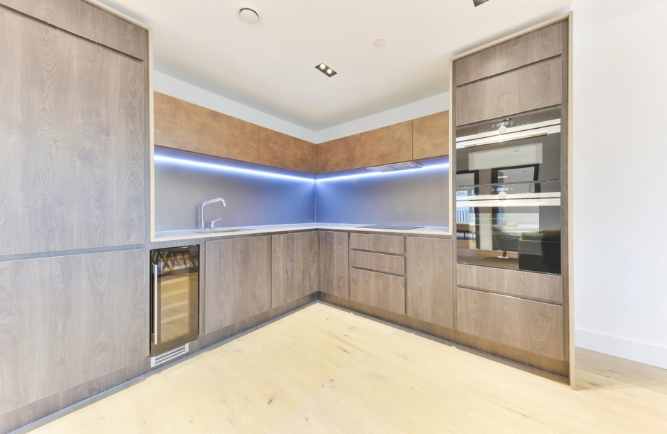 Keybridge House, Exchange Gardens, Vauxhall, London, SW8 - Chase Evans