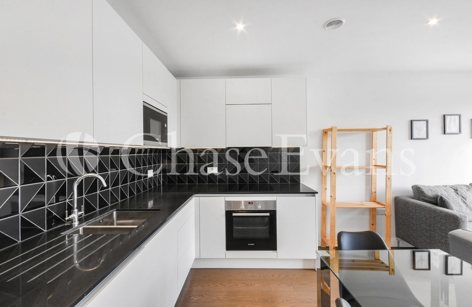 Walworth Road, Elephant & Castle, London, SE17 - Chase Evans