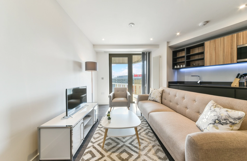 Western Gateway, Docklands, London, E16 - Chase Evans