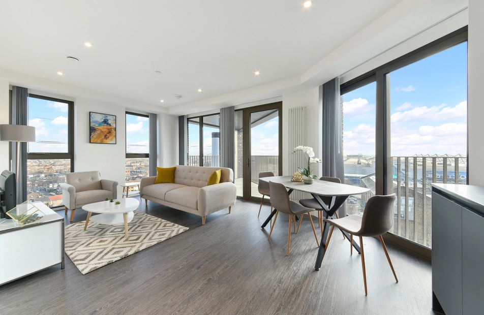Western Gateway, Docklands, London, E16 - Chase Evans