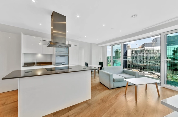 Crossharbour Plaza, Isle Of Dogs, London, E14 - Chase Evans