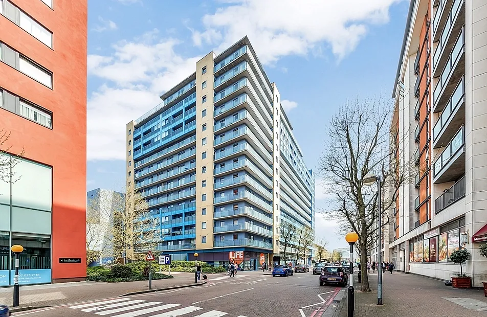 Western Gateway, Royal Docks, London, E16 - Chase Evans