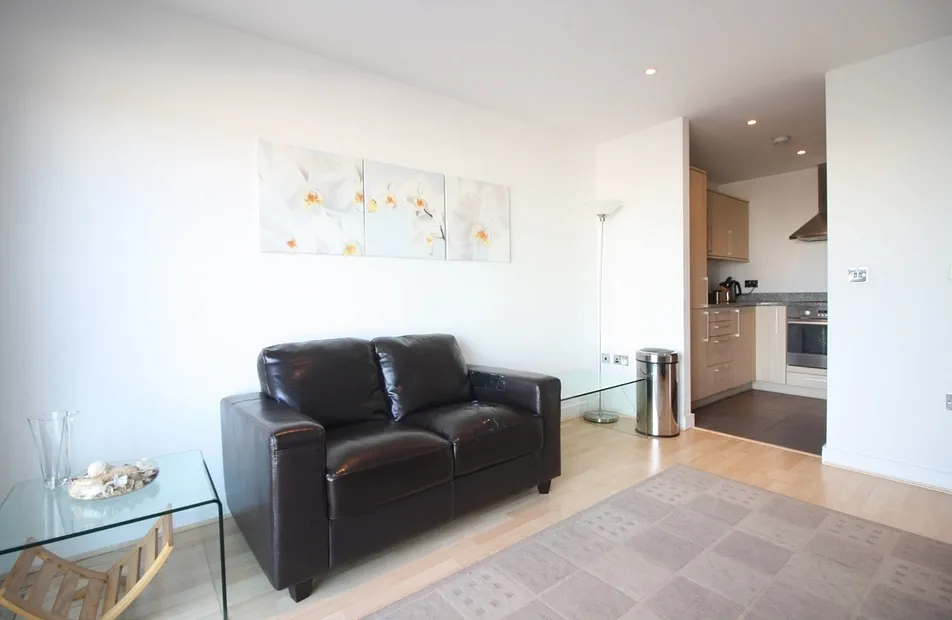 Western Gateway, Royal Docks, London, E16 - Chase Evans
