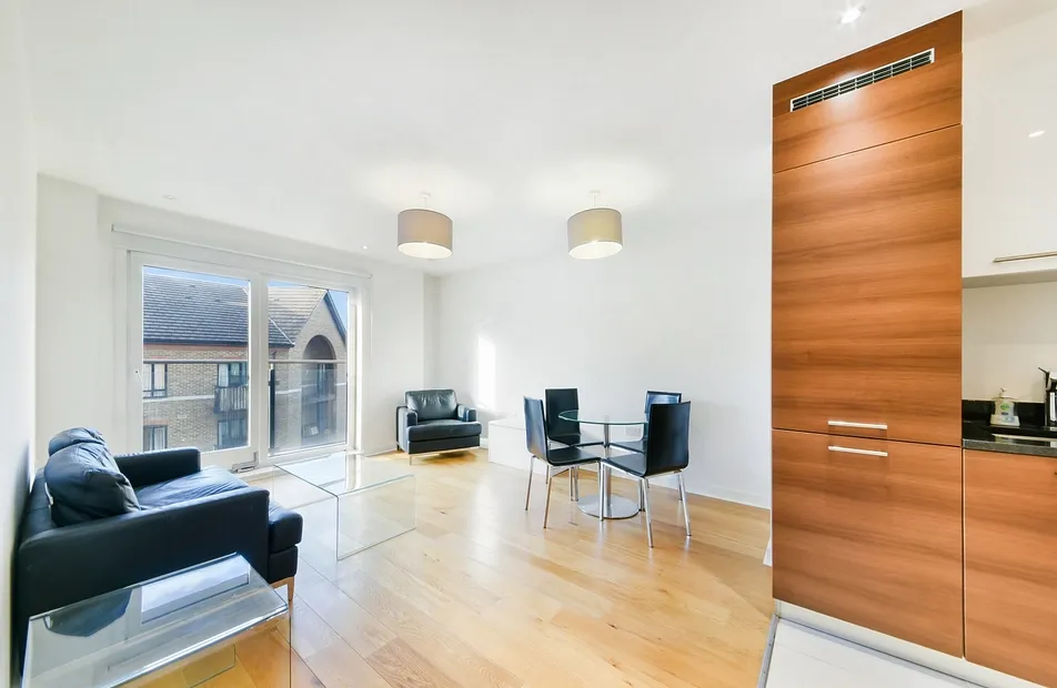 Forge Square, Isle Of Dogs, London, E14 - Chase Evans