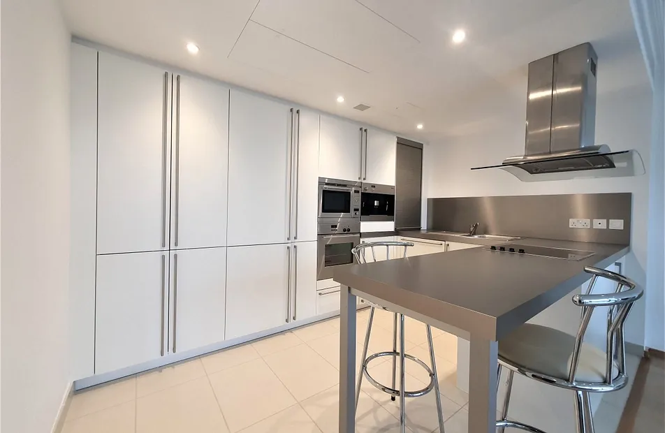 No 1 West India Quay, 26 Hertsmere Road, Canary Wharf, London, E14 - Chase Evans