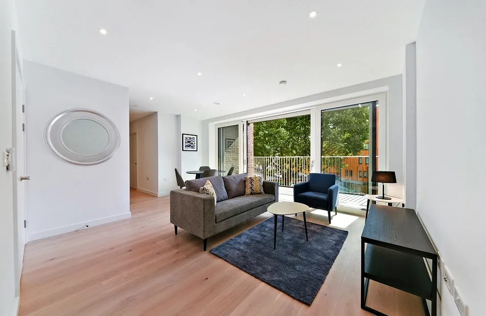 Walworth Square, Elephant & Castle, London, SE17 - Chase Evans