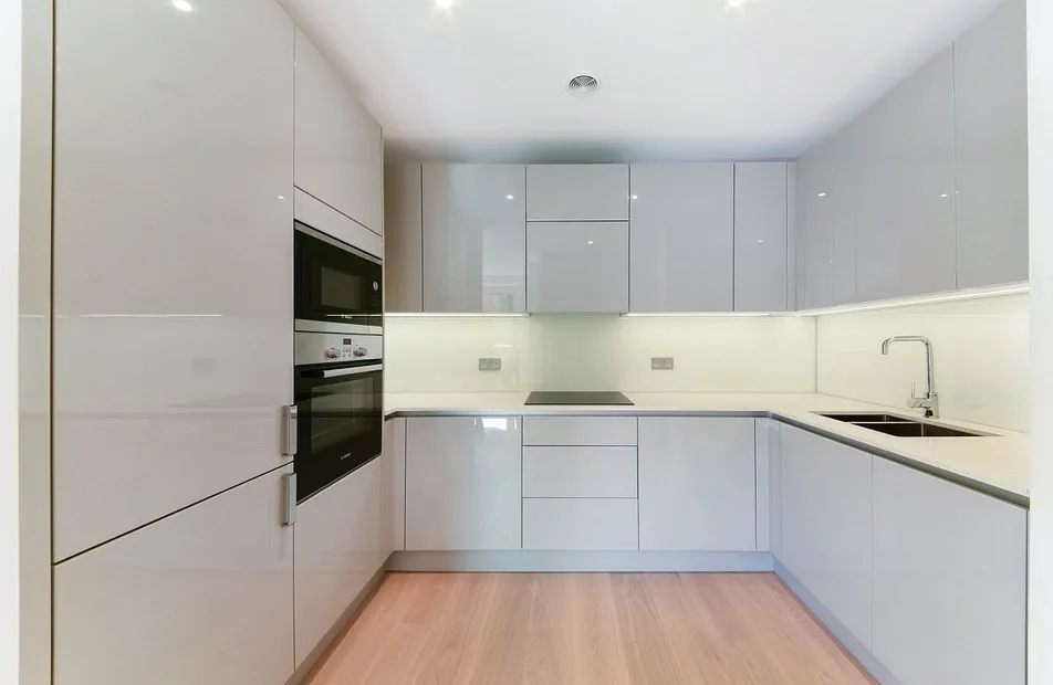 Walworth Square, Elephant & Castle, London, SE17 - Chase Evans
