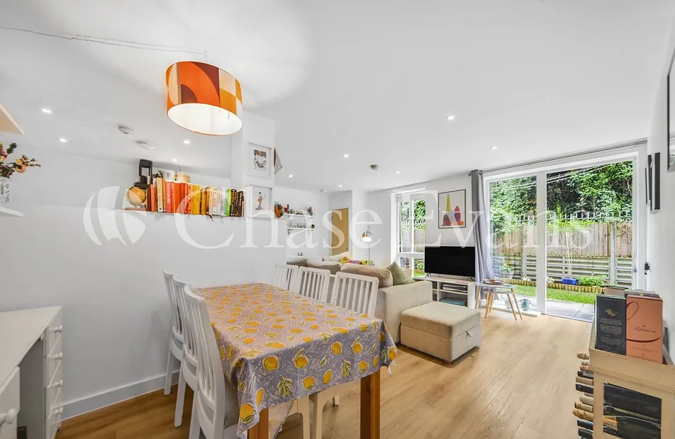 Nauticus Walk, Isle Of Dogs, London, E14 - Chase Evans