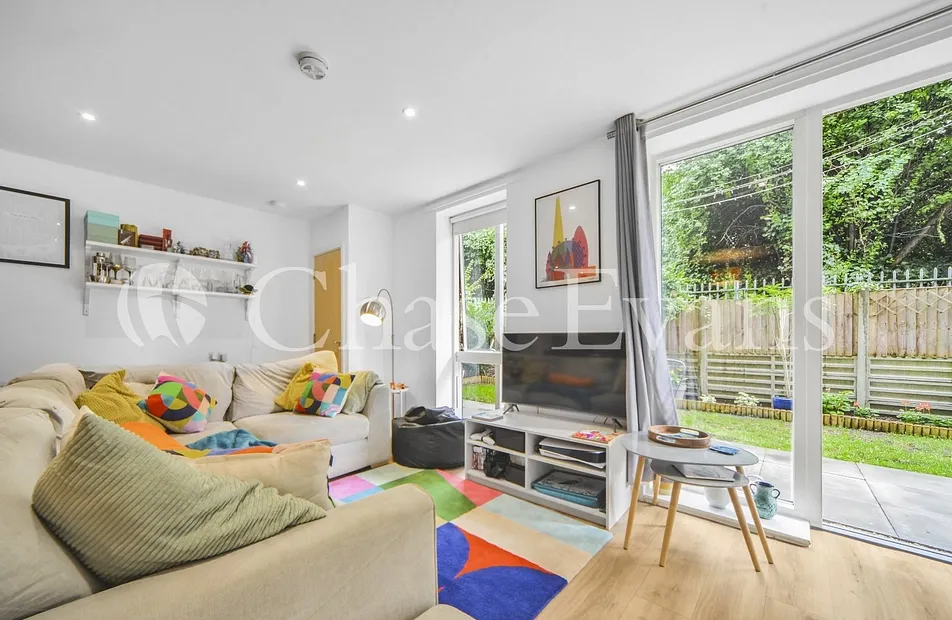 Nauticus Walk, Isle Of Dogs, London, E14 - Chase Evans