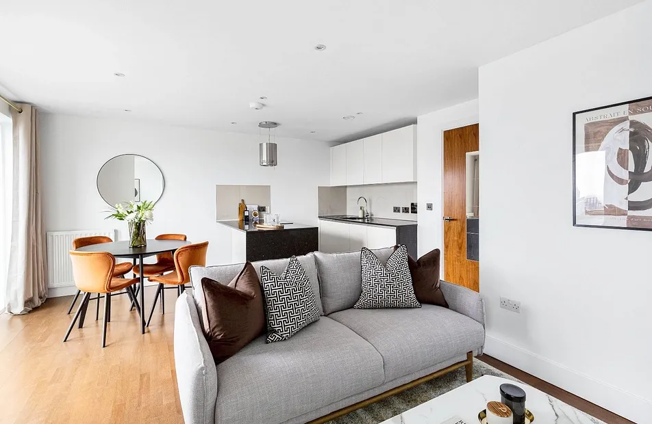 Crawford Building, One Commerical, 112 Whitechapel High Street, Aldgate, London, E1 - Chase Evans