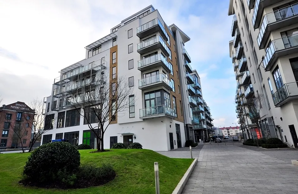 Seven Sea Gardens, Caspian Wharf, Poplar, London, E3 - Chase Evans