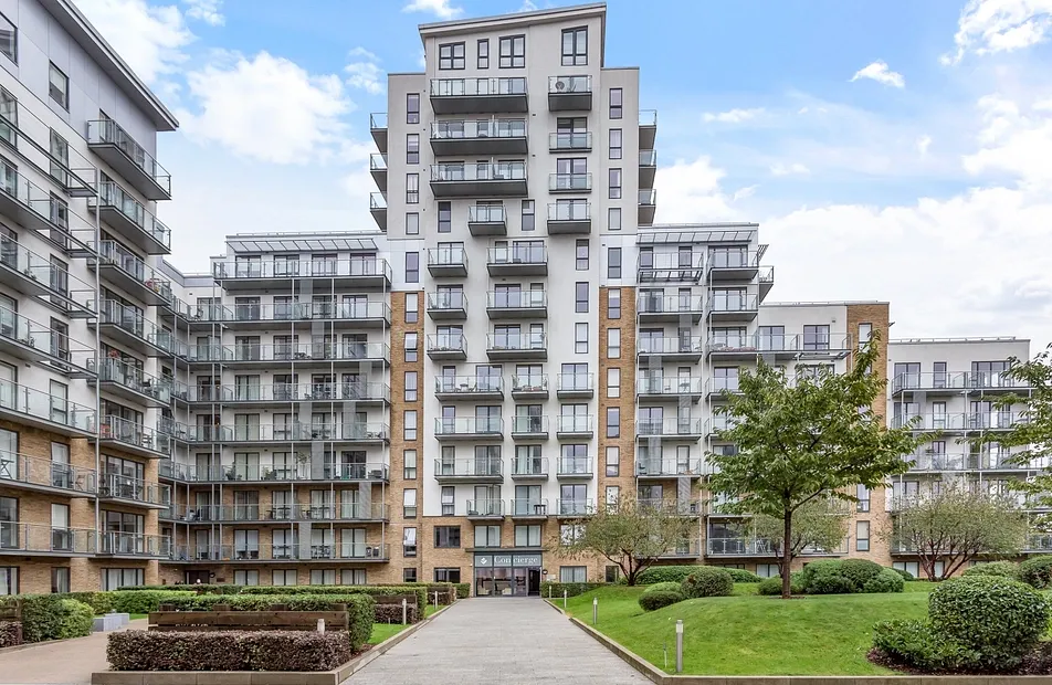 Seven Sea Gardens, Caspian Wharf, Poplar, London, E3 - Chase Evans
