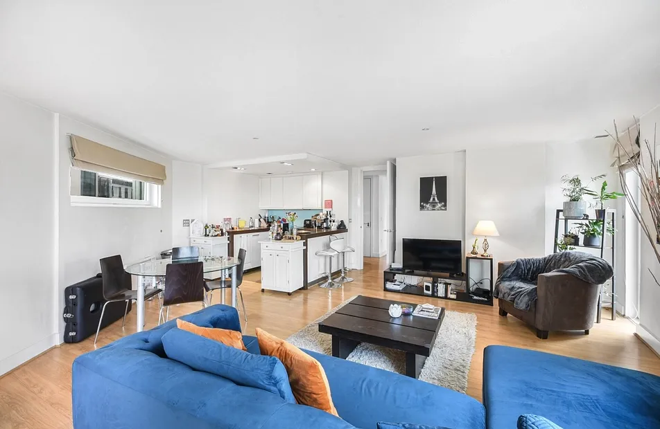 Empire Square East, Empire Square, Southwark, London, SE1 - Chase Evans