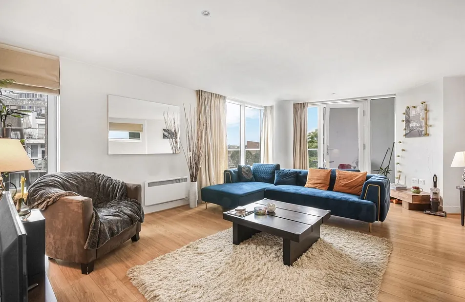 Empire Square East, Empire Square, Southwark, London, SE1 - Chase Evans