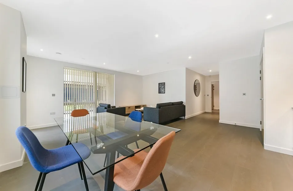 Colindale Gardens, Colindale, London, NW9 - Chase Evans
