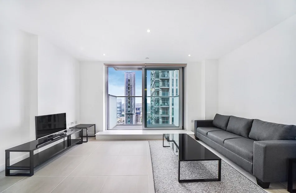 West Tower, 1 Pan Peninsula Square, Canary Wharf, London, E14 - Chase Evans