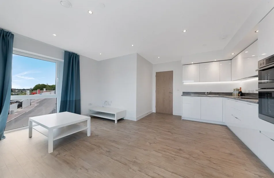 Stirling Drive, Saxon Square, Luton, LU2 - Chase Evans