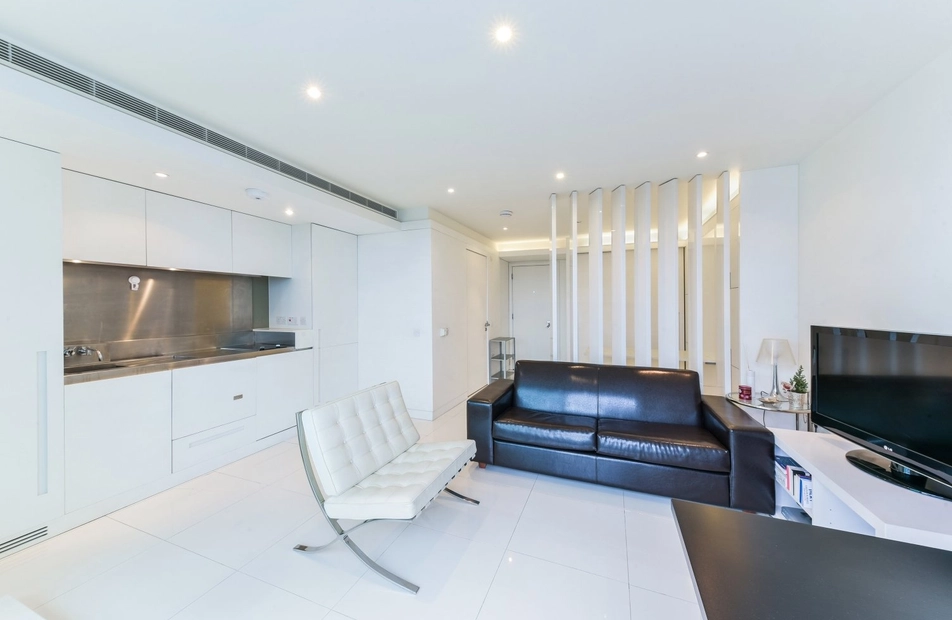 West Tower, Pan Peninsula, Canary Wharf, London, E14 - Chase Evans