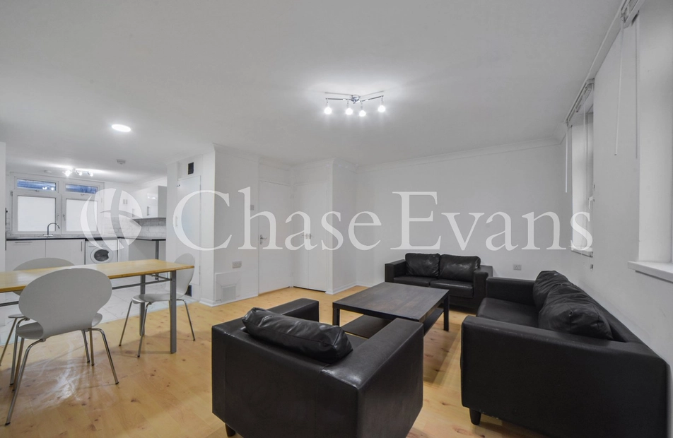 Glengarnock Avenue, Isle Of Dogs, London, E14 - Chase Evans
