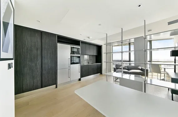 Biscayne Avenue, Providence Wharf, Canary Wharf, London, E14 - Chase Evans