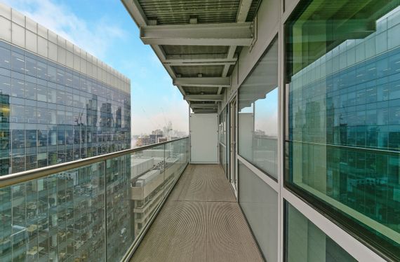 Whitechapel High Street, Aldgate, London, E1 - Chase Evans