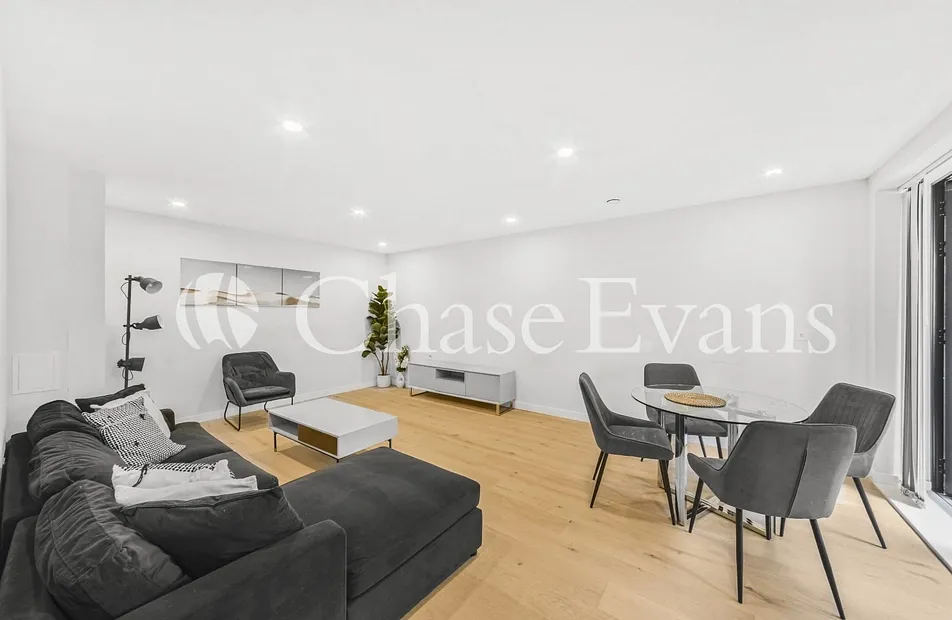 Middle Road, Hanwell Square, Hanwell, London, W7 - Chase Evans
