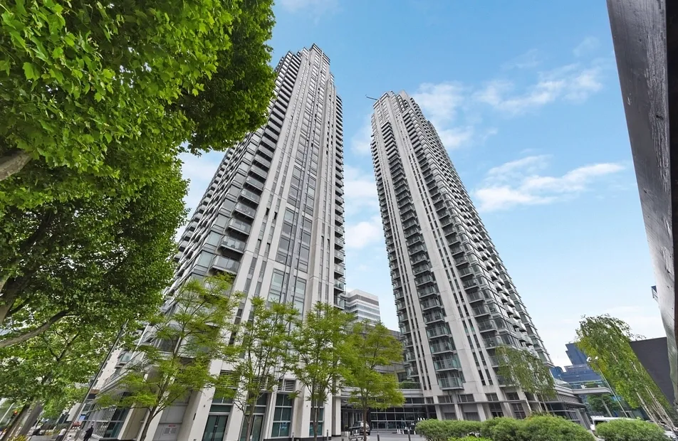 West Tower, Pan Peninsula, 1 Pan Peninsula Square, Canary Wharf, London, E14 - Chase Evans