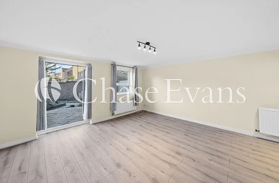 Schooner Close, Isle Of Dogs, London, E14 - Chase Evans