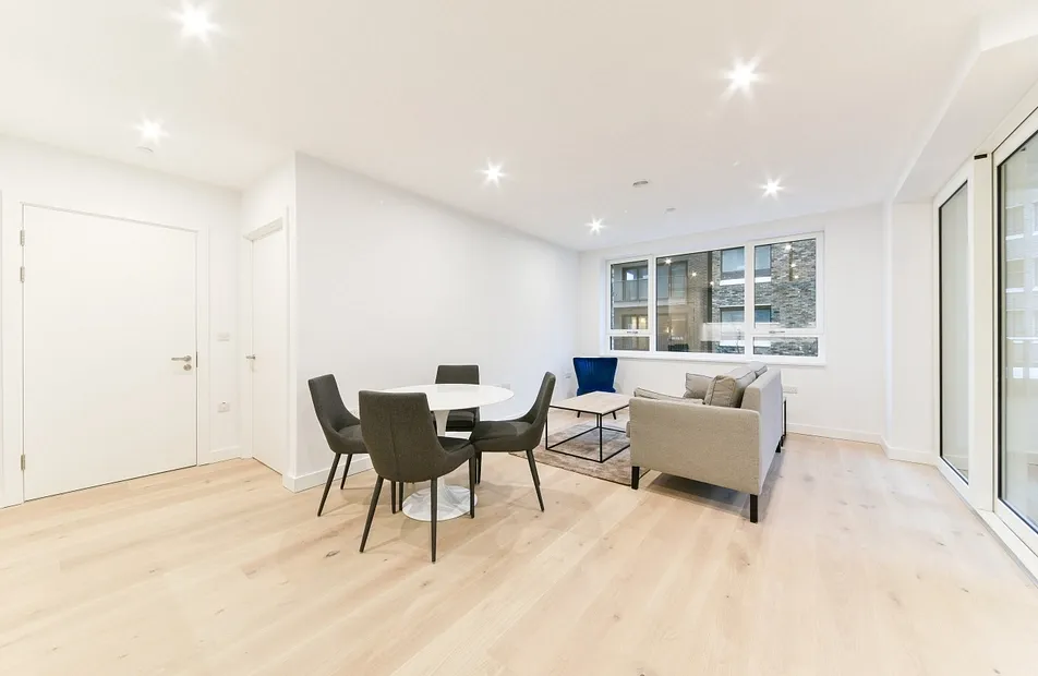 Walworth Road, Elephant & Castle, London, SE17 - Chase Evans