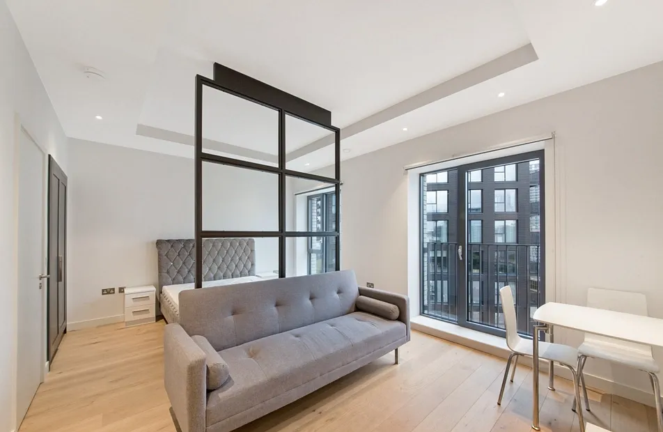 Grantham House, 46 Botanic Square, London City Island, Canning Town, E14 - Chase Evans