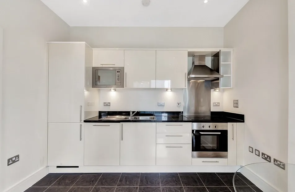 Indescon Square, Canary Wharf, London, E14 - Chase Evans