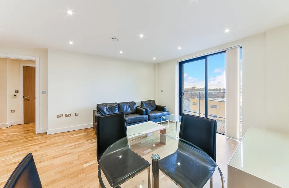 Arc House, 18 Maltby Street, Tower Bridge, London, SE1 - Chase Evans