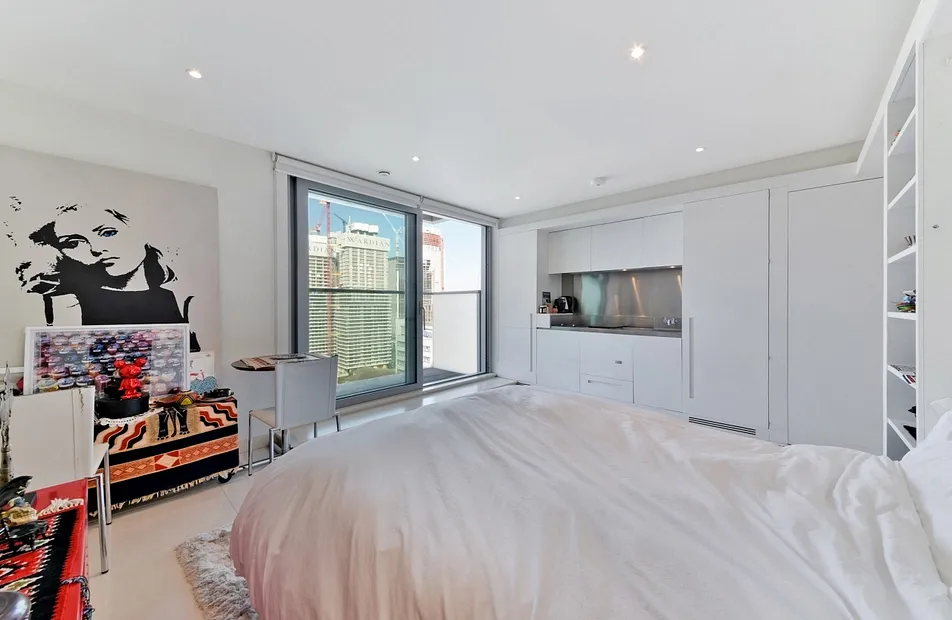 West Tower, 1 Pan Peninsula Square, Canary Wharf, London, E14 - Chase Evans