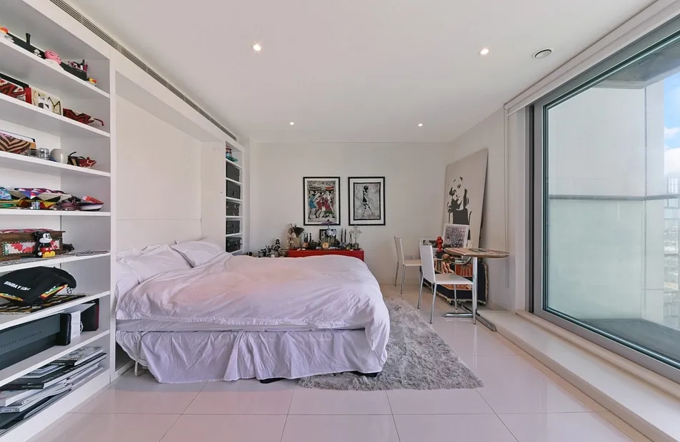 West Tower, 1 Pan Peninsula Square, Canary Wharf, London, E14 - Chase Evans