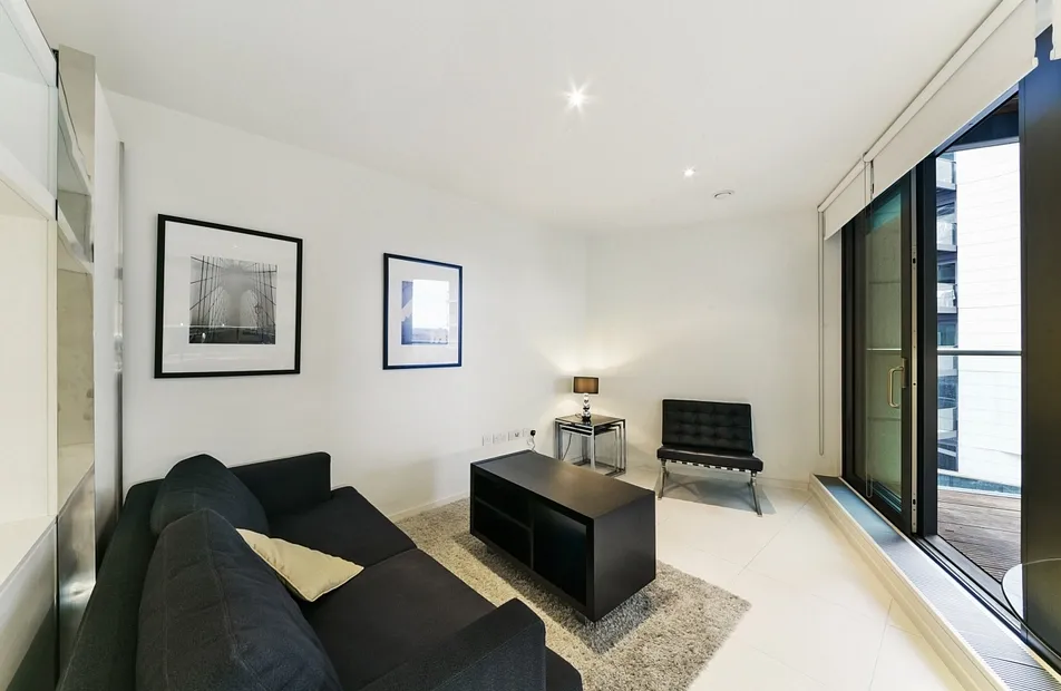Baltimore Wharf, Canary Wharf, London, E14 - Chase Evans