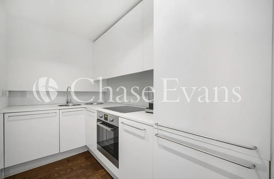St. Davids Square, Docklands, London, E14 - Chase Evans
