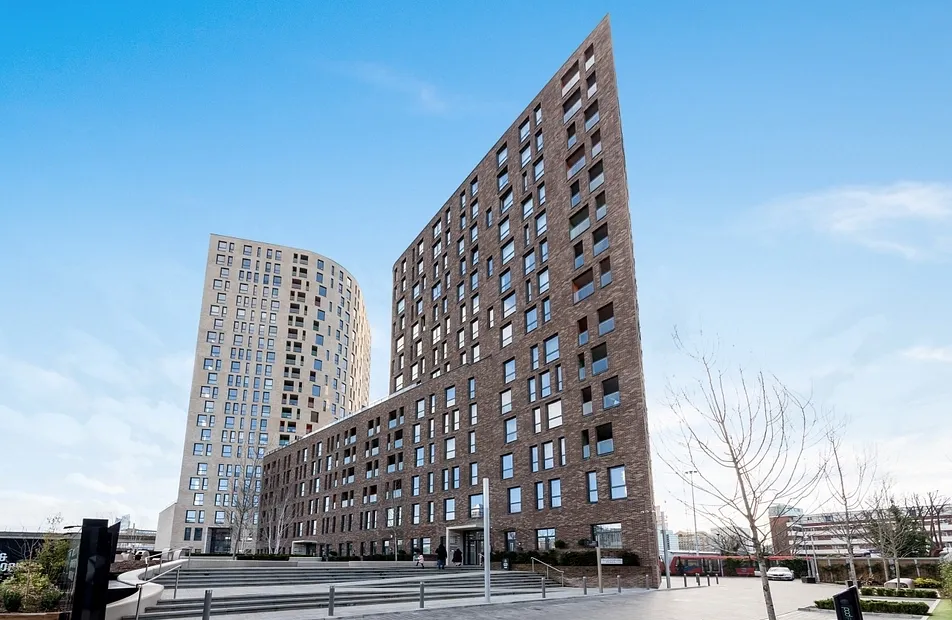 Roosevelt Tower, Manhattan, 18 Williamsburg Plaza, Canary Wharf, London, E14 - Chase Evans