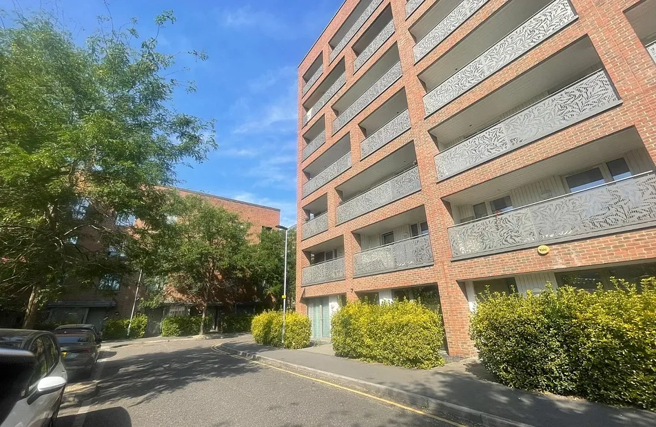 Robertson Road, Canning Town, London, E16 - Chase Evans