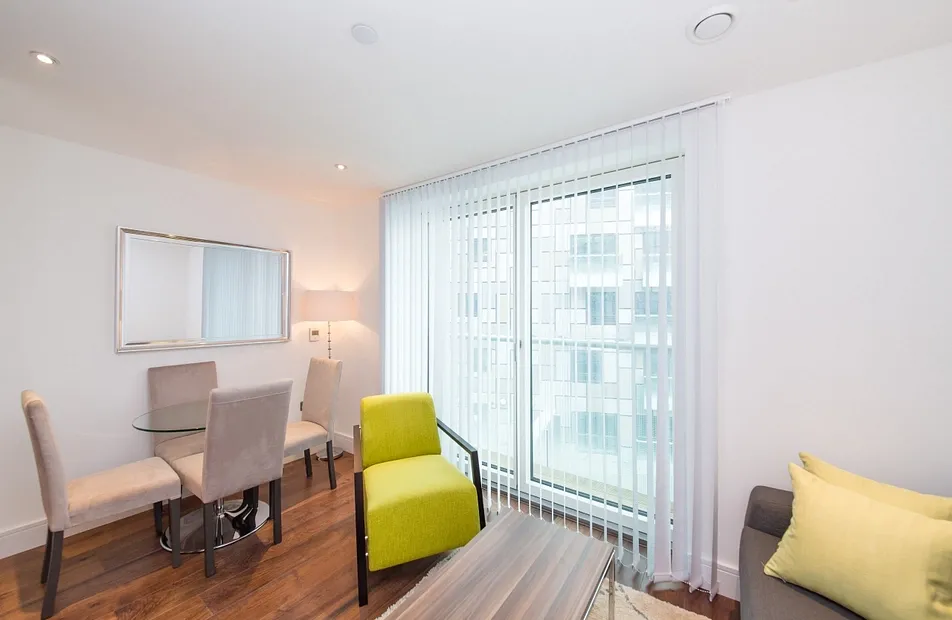Lincoln Plaza, Canary Wharf, London, E14 - Chase Evans