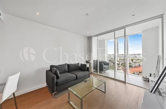 Sky Gardens, 155 Wandsworth Road, Vauxhall, London, SW8 - Chase Evans