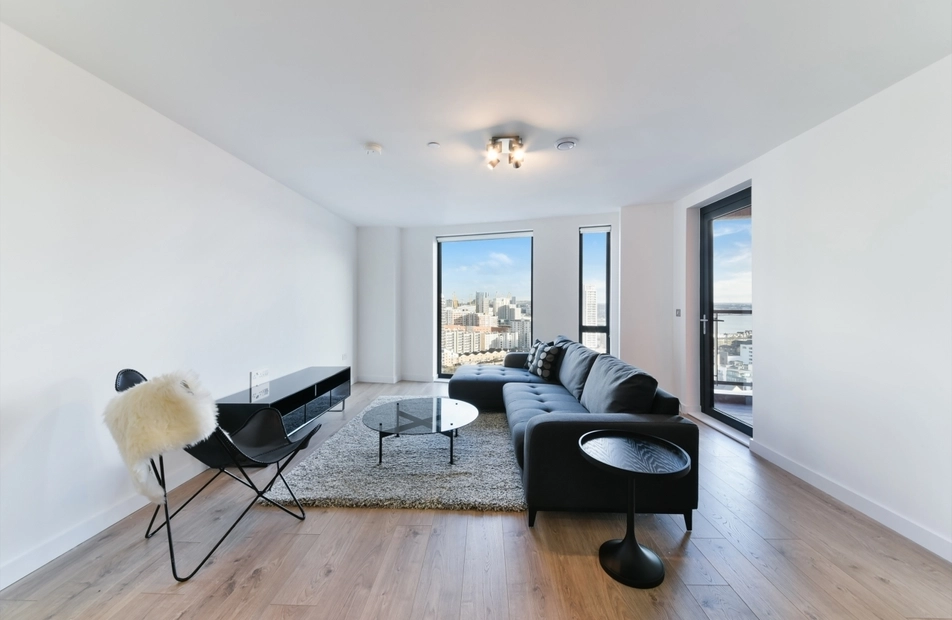 Williamsburg Plaza, Canary Wharf, London, E14 - Chase Evans
