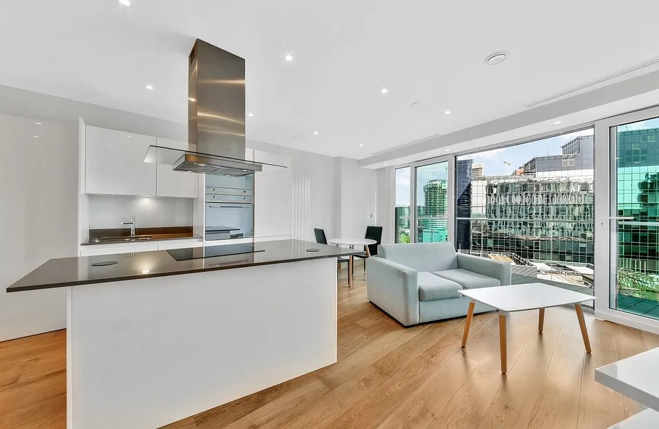 Crossharbour Plaza, Isle Of Dogs, London, E14 - Chase Evans