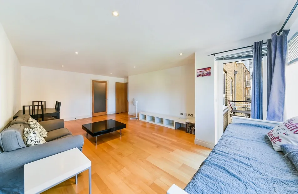 St. Davids Square, Isle Of Dogs, London, E14 - Chase Evans