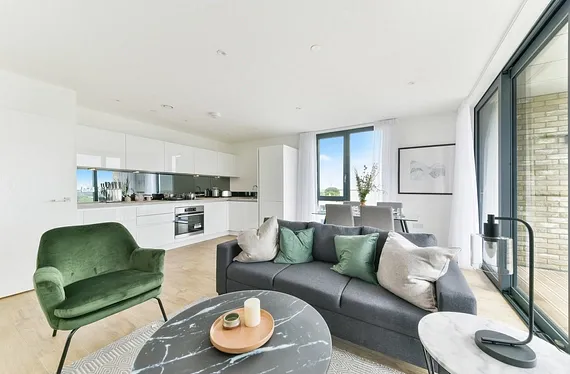 Fairfield Avenue, Staines Upon Thames, Greater London, TW18 - Chase Evans